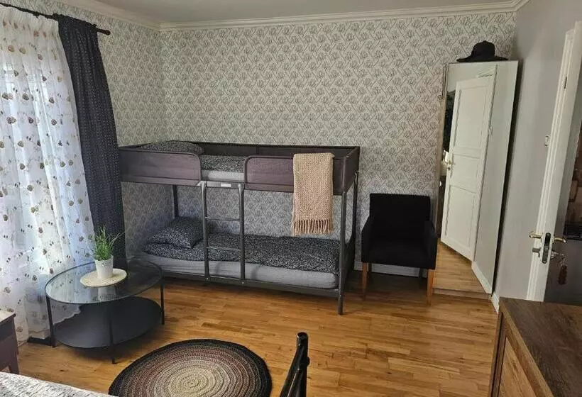 Majatalo Guest House Karmøy