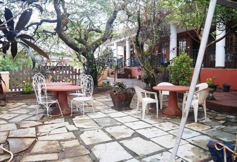 Hotell Godai Girikunj