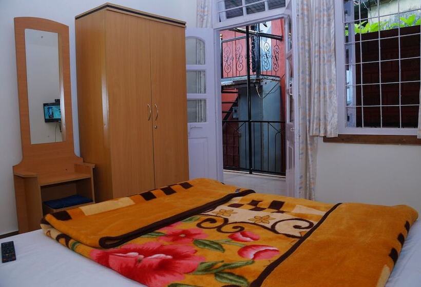 Hotell Godai Girikunj