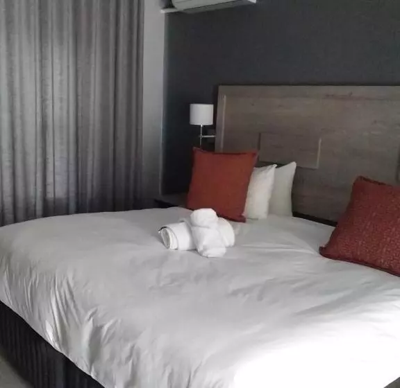 Khayalami Hotel   Emalahleni