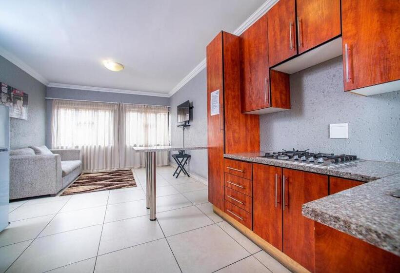 Khayalami Hotel   Emalahleni