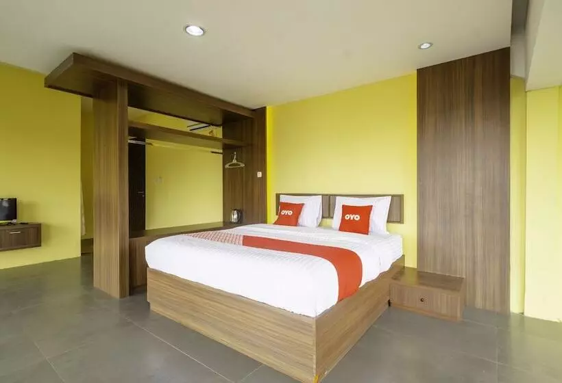 Hotelli Capital O 1973 Guest House Toserba Selamat Syariah Pelabuhan Ratu