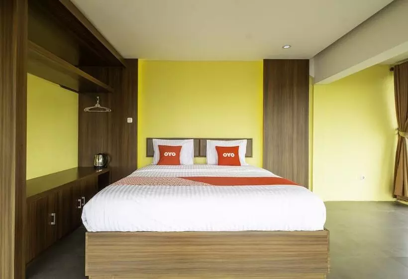 Hotelli Capital O 1973 Guest House Toserba Selamat Syariah Pelabuhan Ratu