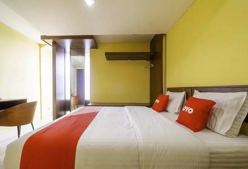 Hotelli Capital O 1973 Guest House Toserba Selamat Syariah Pelabuhan Ratu