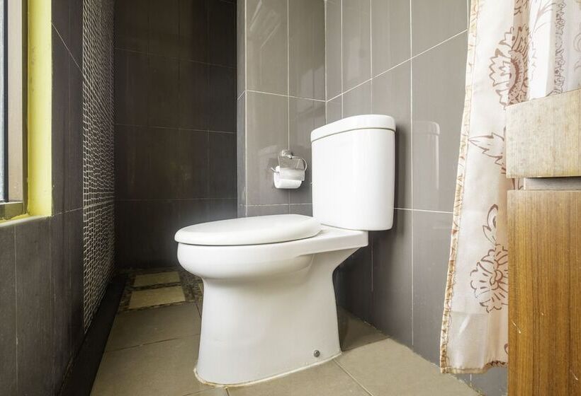 فندق Capital O 1973 Guest House Toserba Selamat Syariah Pelabuhan Ratu