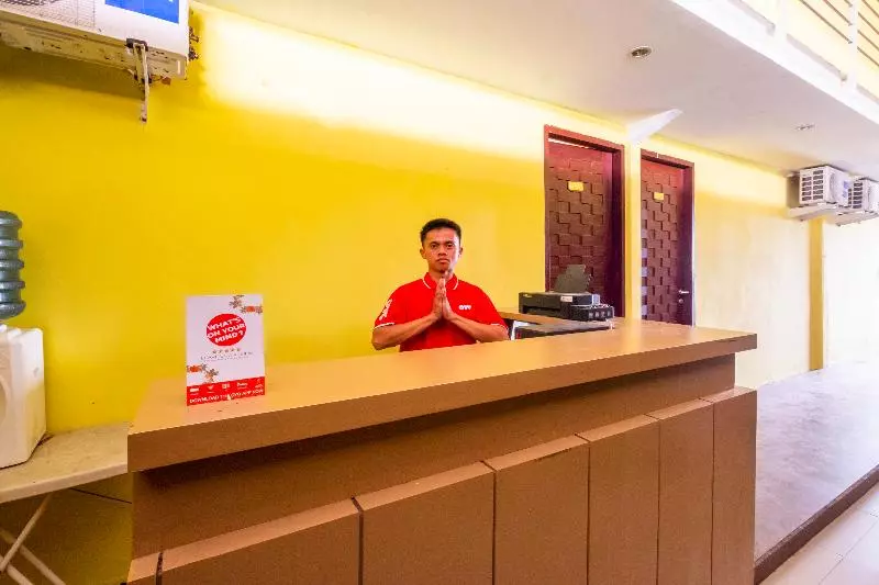 Hotelli Capital O 1973 Guest House Toserba Selamat Syariah Pelabuhan Ratu