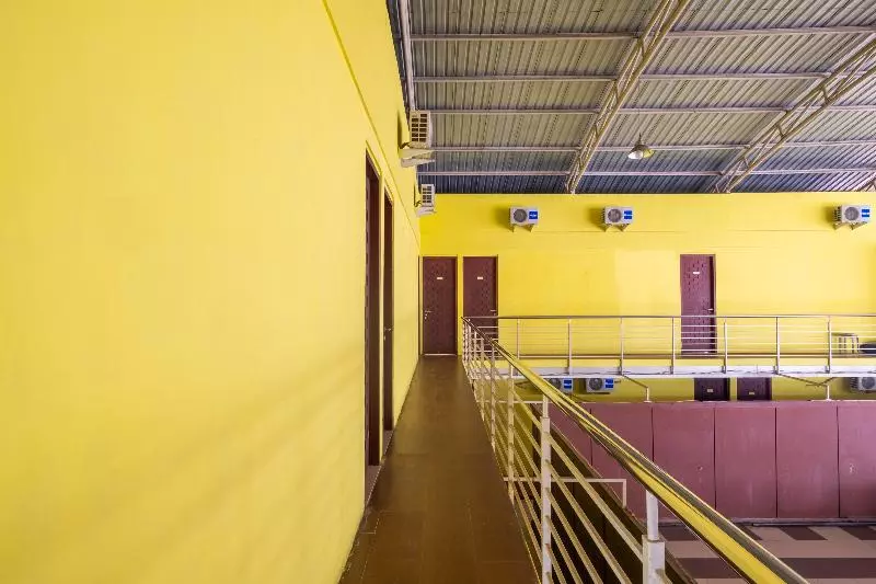 Hotelli Capital O 1973 Guest House Toserba Selamat Syariah Pelabuhan Ratu