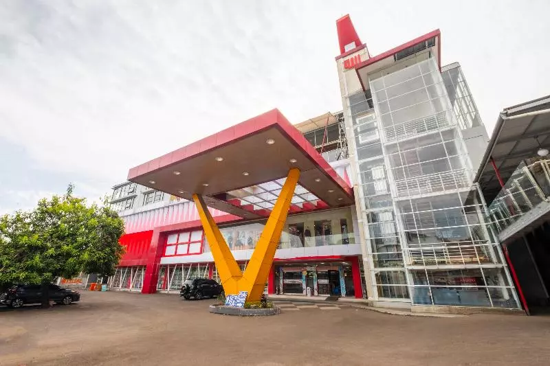 Hotelli Capital O 1973 Guest House Toserba Selamat Syariah Pelabuhan Ratu