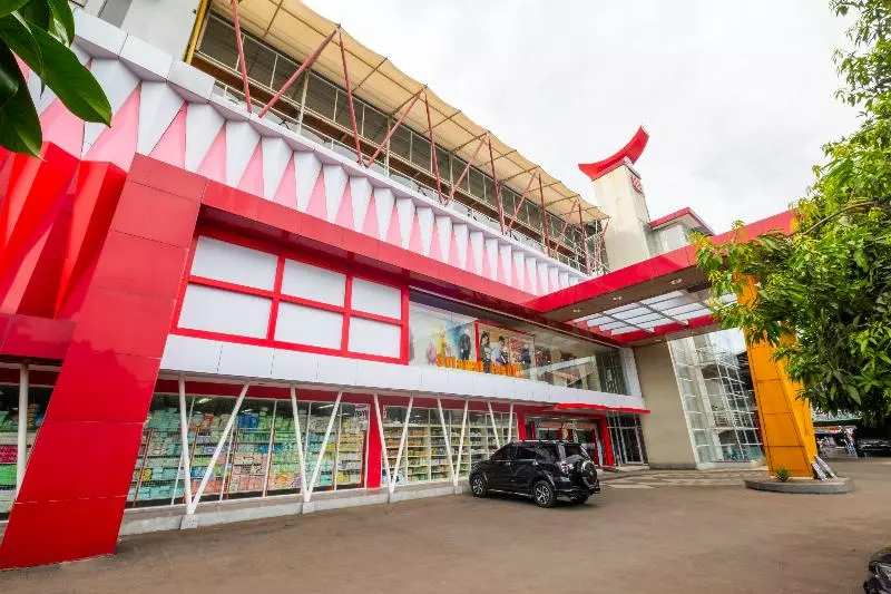 Hotelli Capital O 1973 Guest House Toserba Selamat Syariah Pelabuhan Ratu