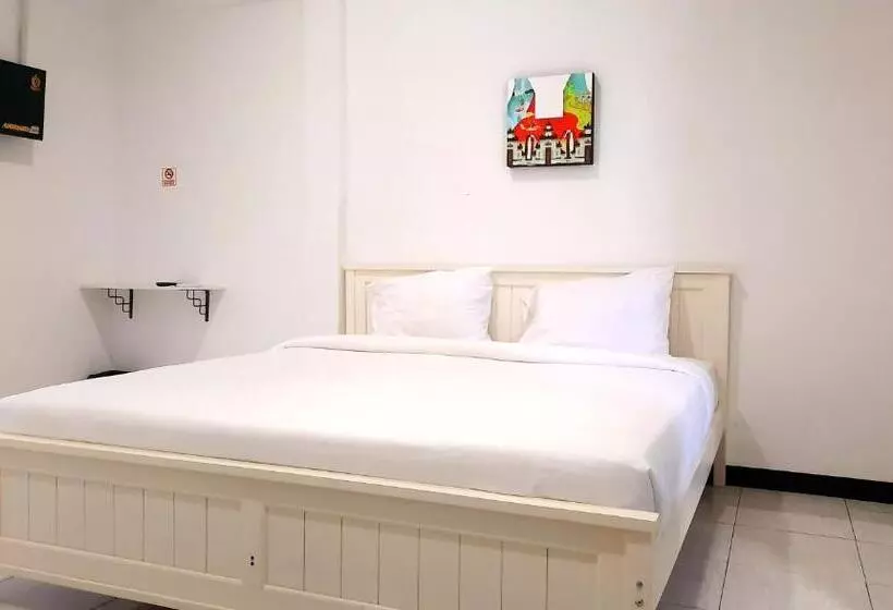 ホテル Cozy Stay Kupang