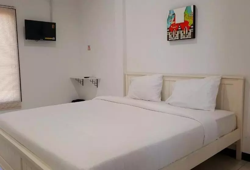 ホテル Cozy Stay Kupang