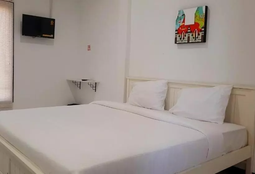 ホテル Cozy Stay Kupang