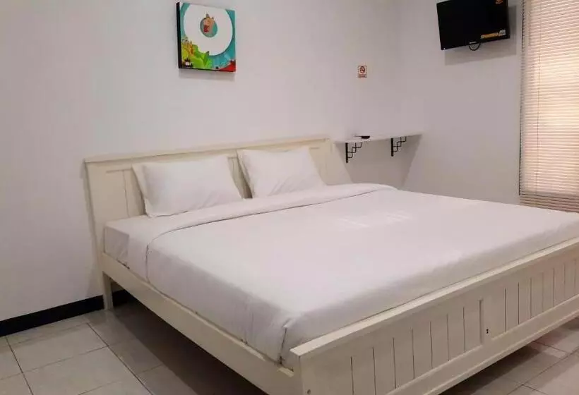ホテル Cozy Stay Kupang