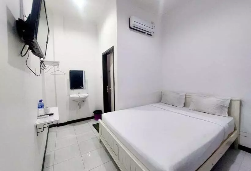 ホテル Cozy Stay Kupang