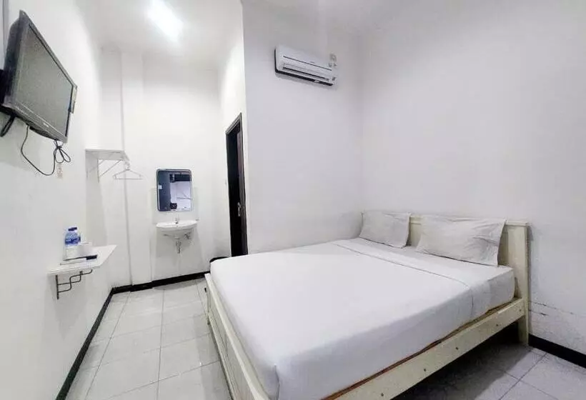 ホテル Cozy Stay Kupang