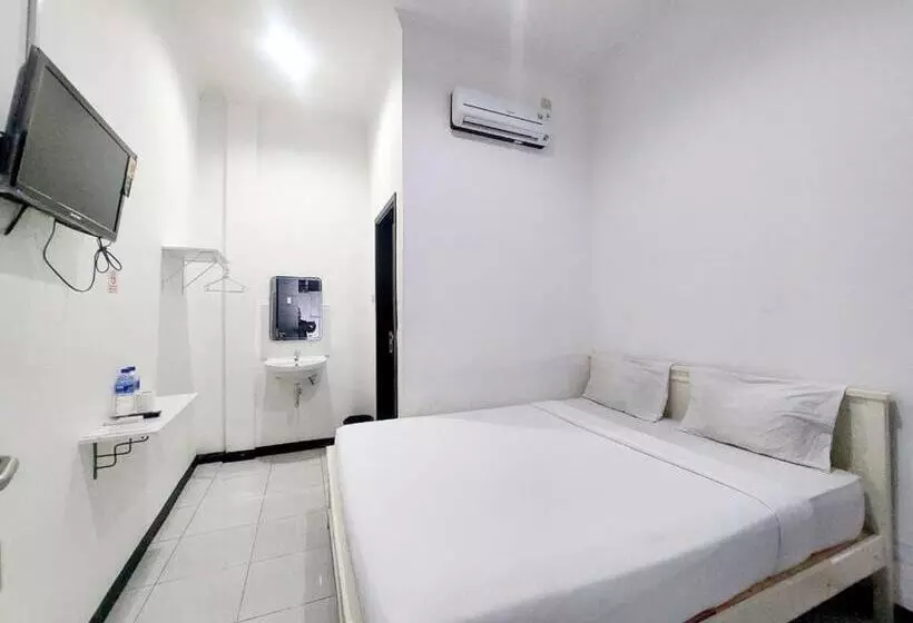 ホテル Cozy Stay Kupang