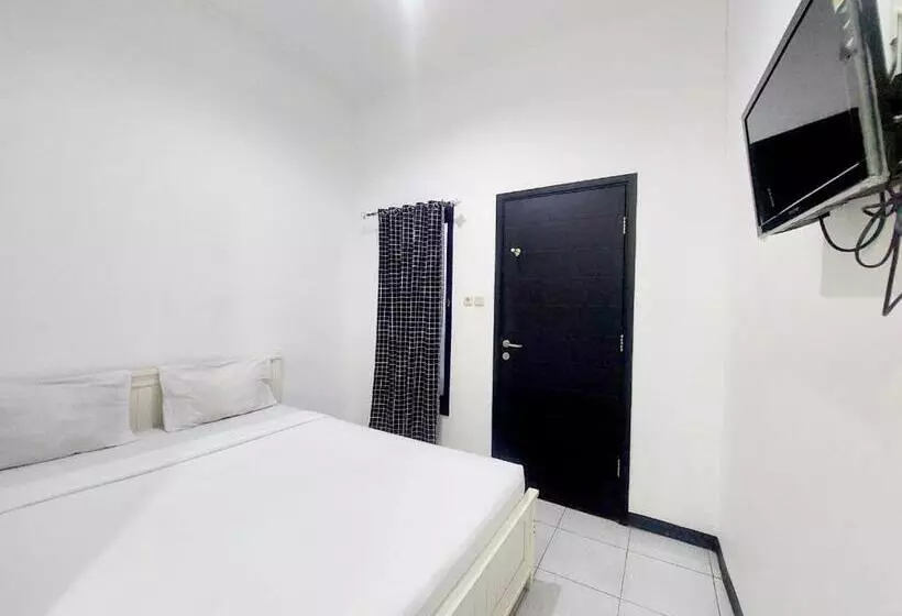 ホテル Cozy Stay Kupang