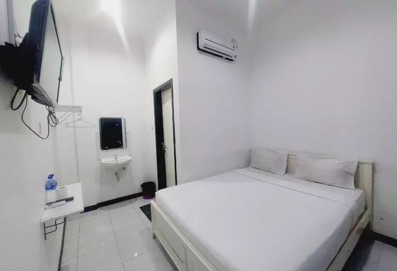 ホテル Cozy Stay Kupang