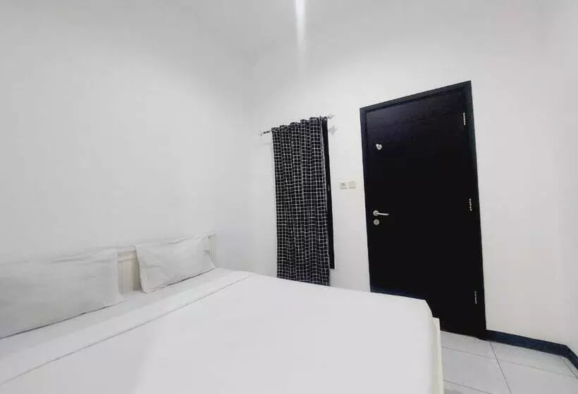 ホテル Cozy Stay Kupang