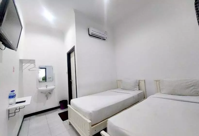 ホテル Cozy Stay Kupang