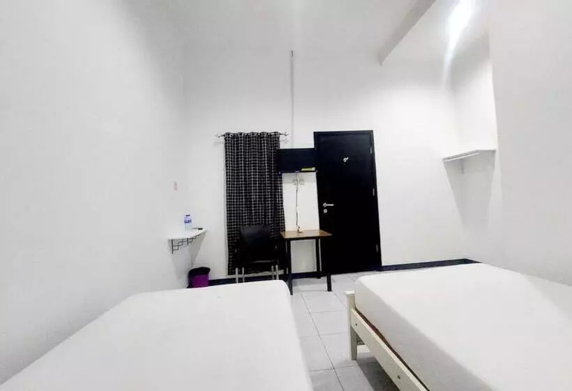 ホテル Cozy Stay Kupang
