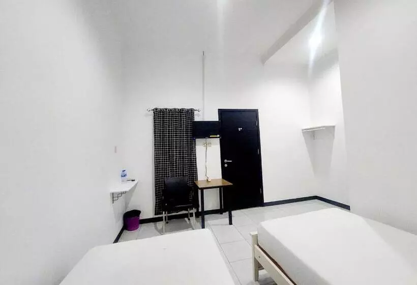 ホテル Cozy Stay Kupang