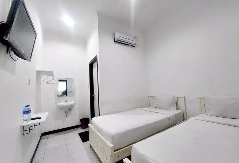 ホテル Cozy Stay Kupang