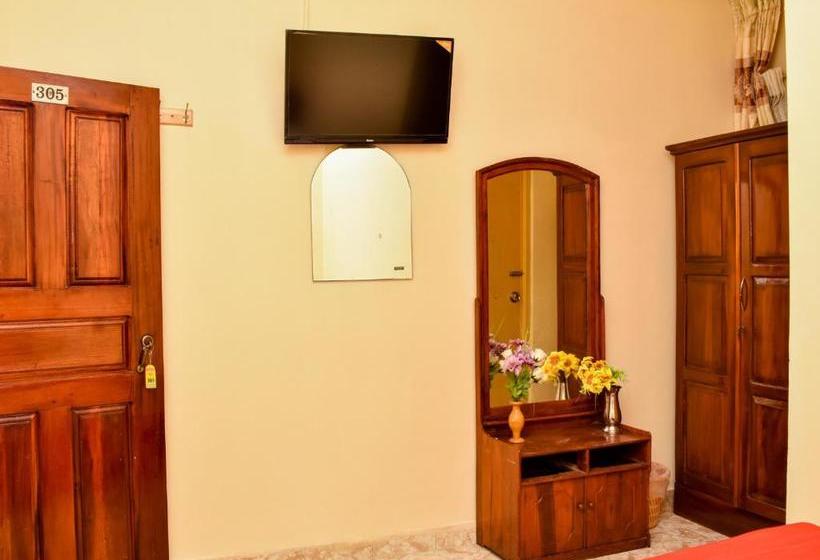 فندق Oyo 448  Absaras