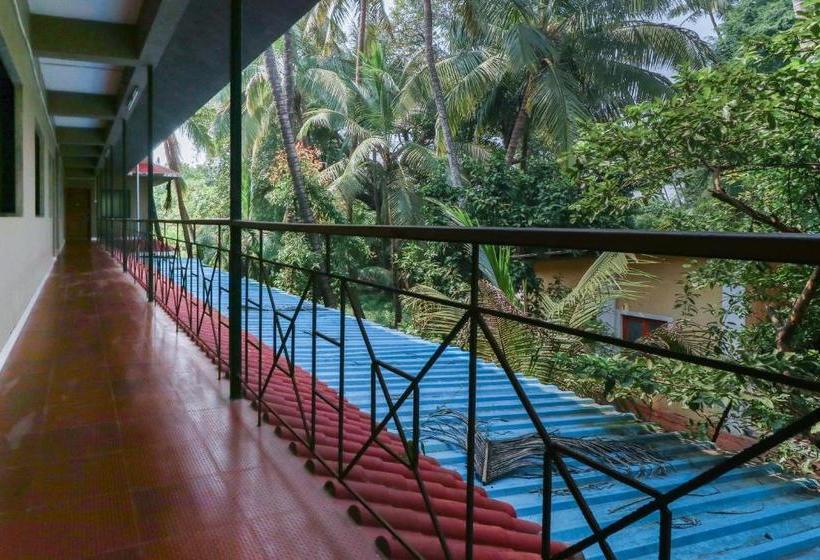 هتل Spot On 62850 Beach Side Resort