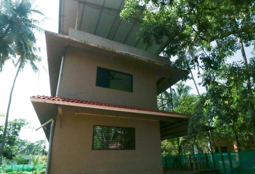 هتل Spot On 62850 Beach Side Resort