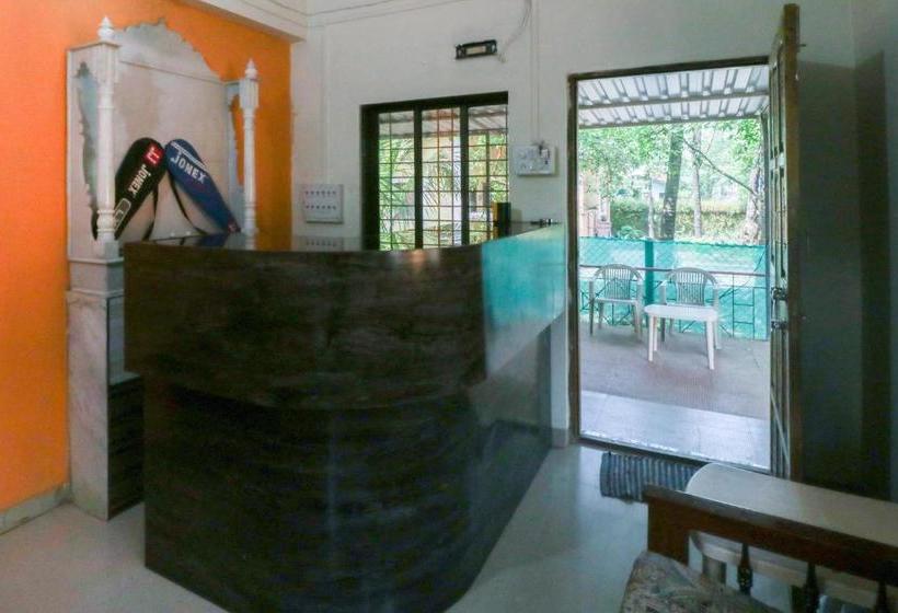 هتل Spot On 62850 Beach Side Resort