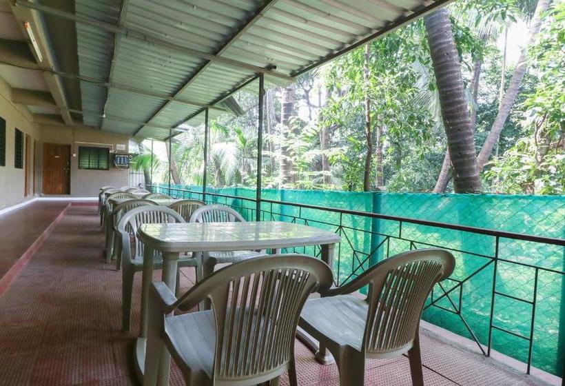 هتل Spot On 62850 Beach Side Resort