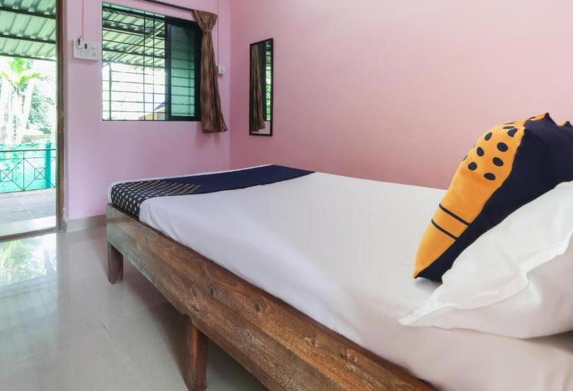 هتل Spot On 62850 Beach Side Resort