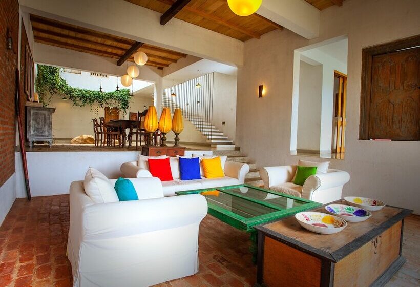 בית מלון כפרי Urban Castle