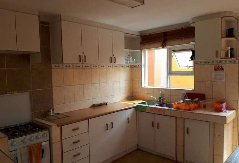 تختخواب و صبحانه Dunes Guesthouse