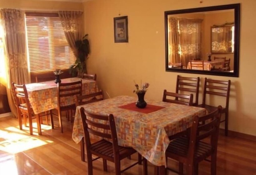 تختخواب و صبحانه Dunes Guesthouse