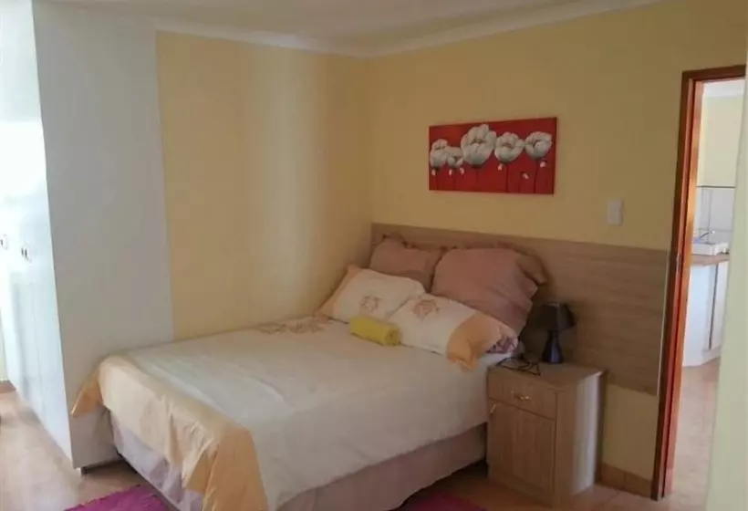 تختخواب و صبحانه Dunes Guesthouse