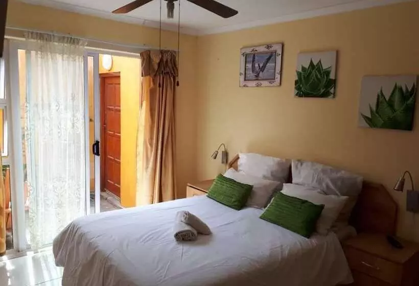 تختخواب و صبحانه Dunes Guesthouse