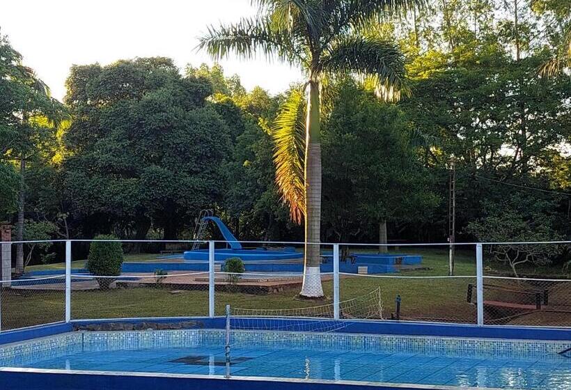 هتل Balneario Acuamanía