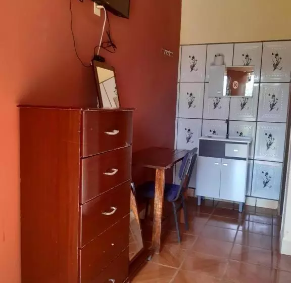 هتل Balneario Acuamanía