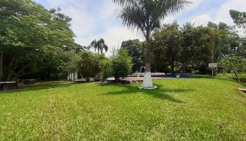 هتل Balneario Acuamanía