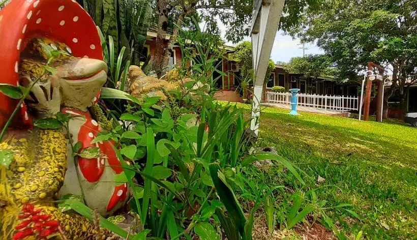 هتل Balneario Acuamanía