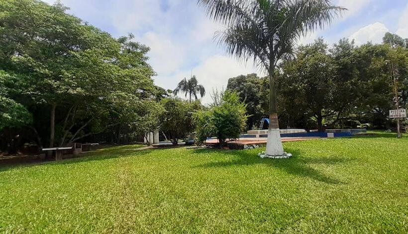 هتل Balneario Acuamanía