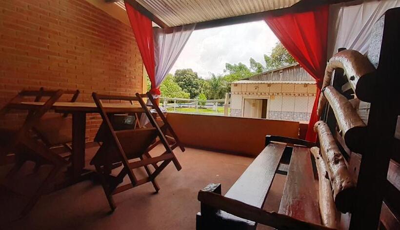 هتل Balneario Acuamanía