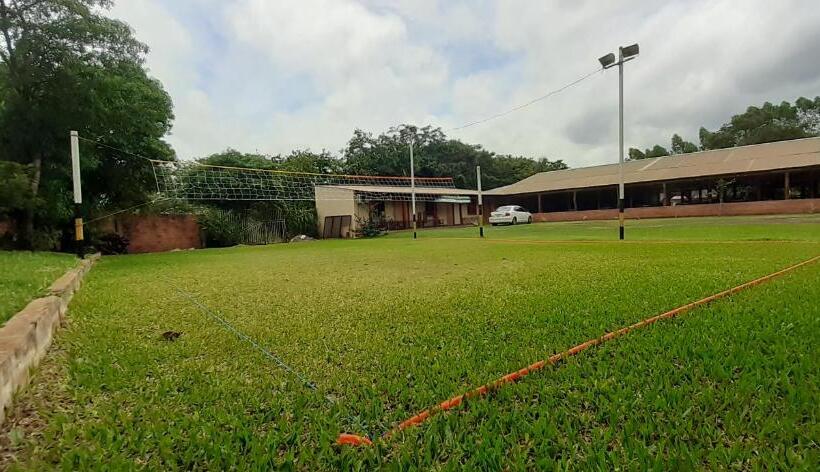 هتل Balneario Acuamanía