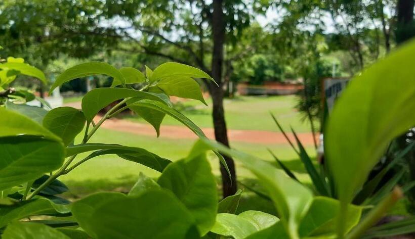 هتل Balneario Acuamanía