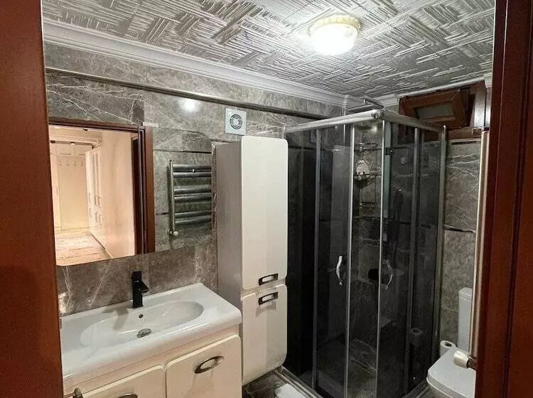 Kings Cross Hotel Istanbul