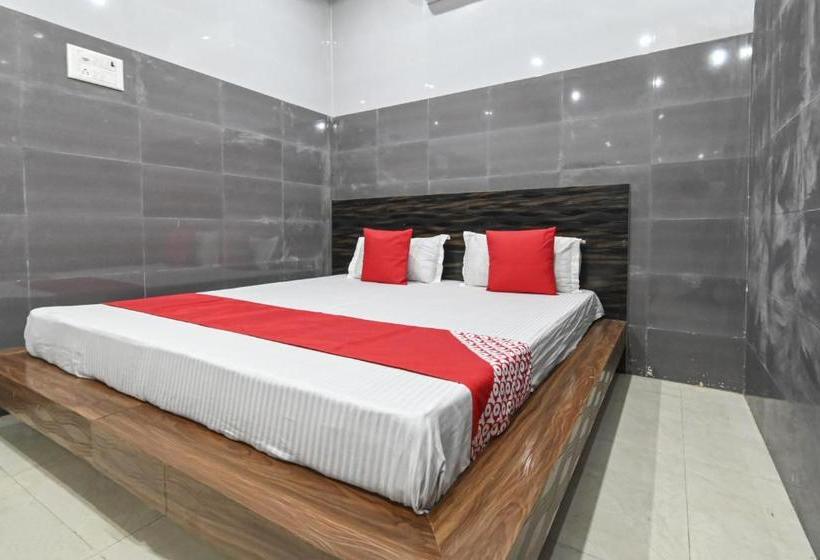 Hotel Oyo 60785  Baba Deluxe