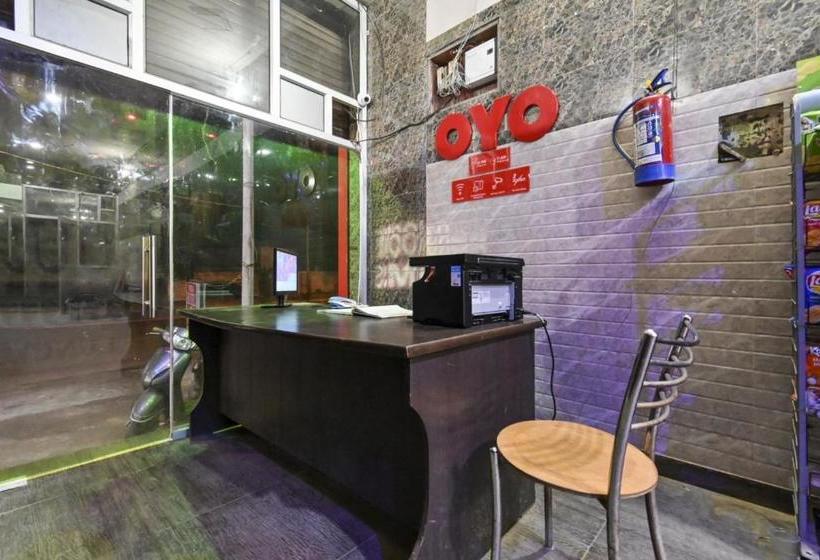 Hotel Oyo 60785  Baba Deluxe