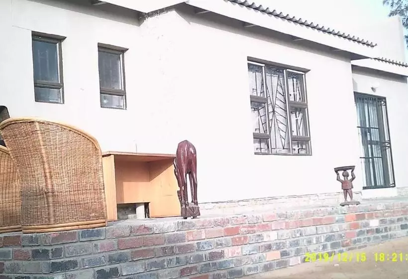 پانسیون Frankestreet Self Catering Accommodation